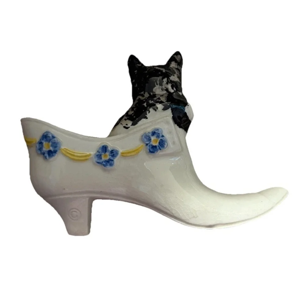 Vintage Ceramic Cat in Boot Planter‎ Vase Black White Kitty Floral Decor